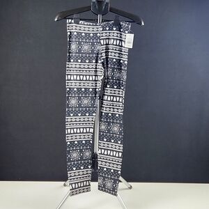 NWT- Girl's Leggings- Snowflake Print - Size M